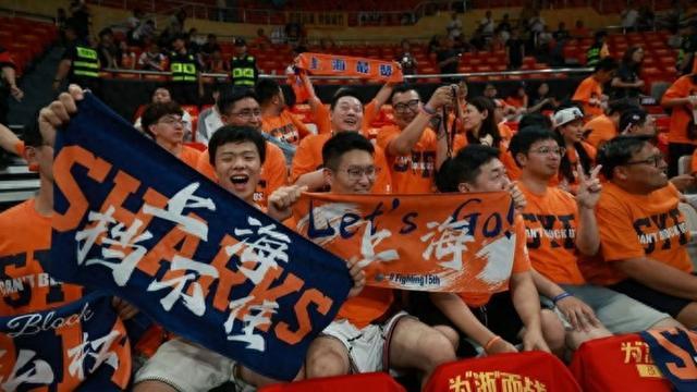 世界杯官网直播app下载官方入口-CBA总决赛G5票房火爆，网络报价暴涨十倍，改造后的上海体育馆还是太小？